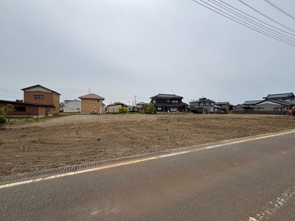 出戸　売地